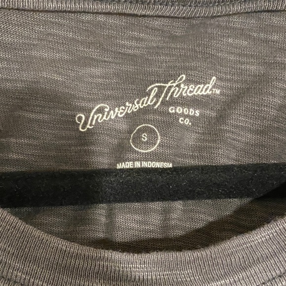 Universal Thread Charcoal Top - Picture 2 of 6